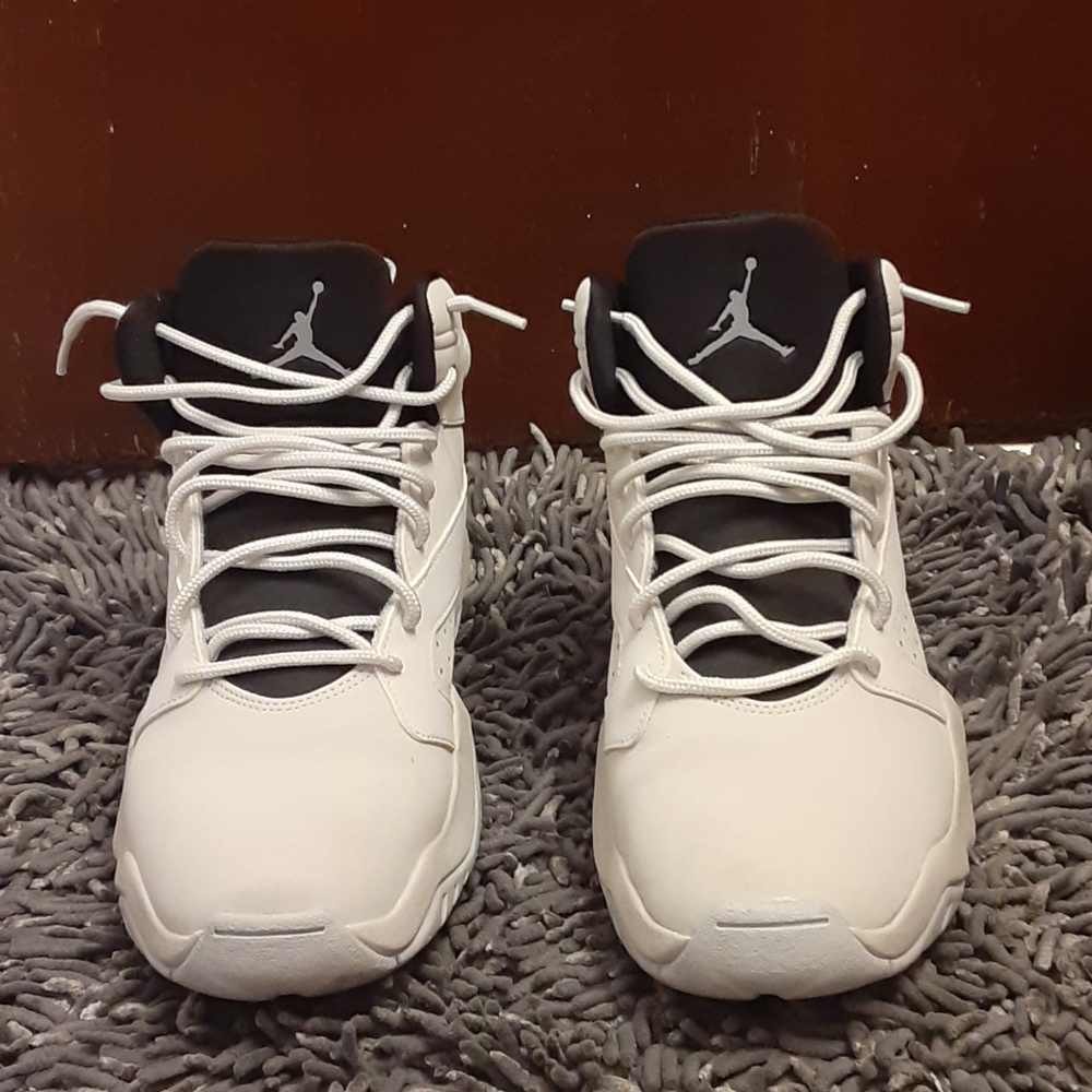 Shoes - Picture 4 of 6